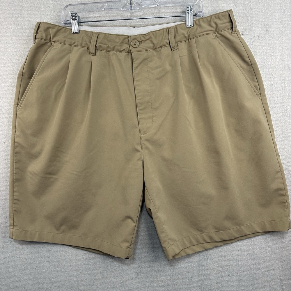 Reebok‎ Golf Mens 44 Chino Khakis Shorts Khaki Beige Pleated Front Lightweight